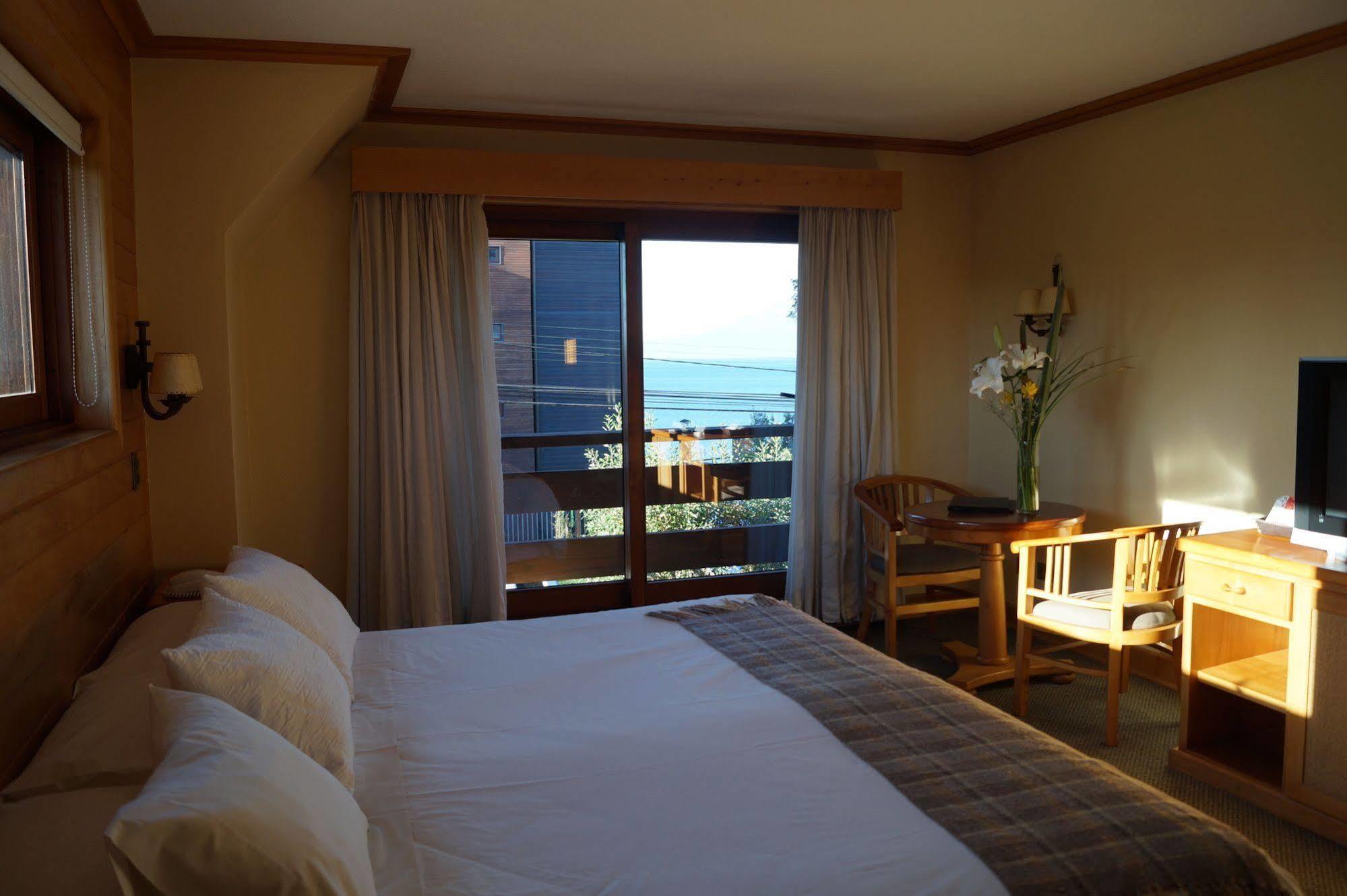 פורטו ואראס Hotel Puelche מראה חיצוני תמונה